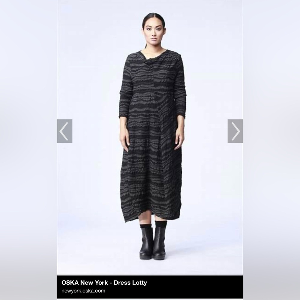 Oska Lotty dress charcoal grey & black in color
Size 0/US size 6